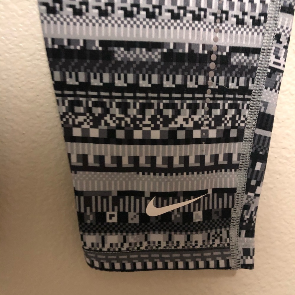 NIKE - Picture 6 of 7